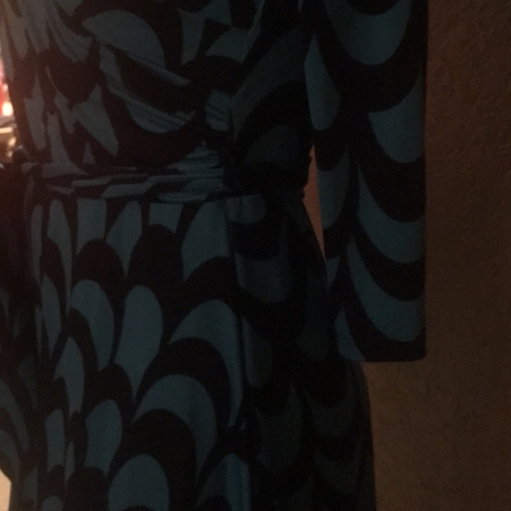 Dress - Picture 3 of 4